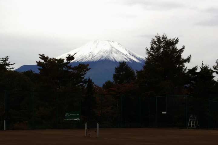 富士山、初冠雪です