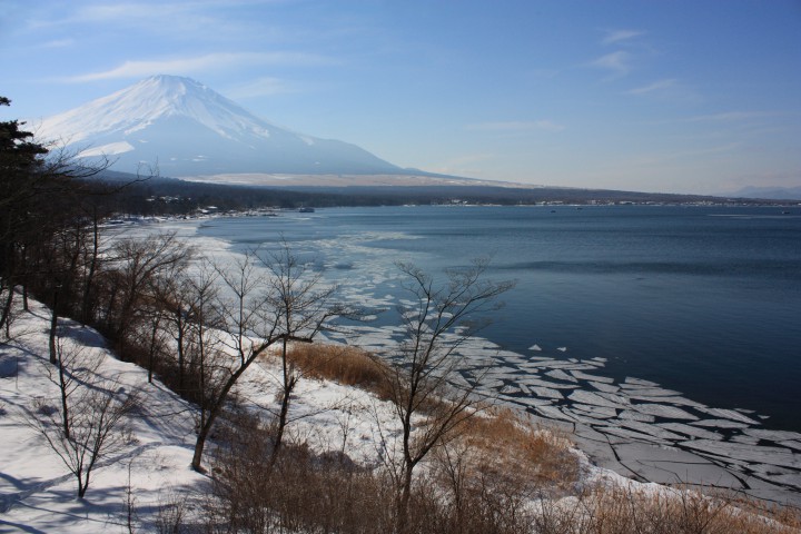 富士は日本一の山！　（山中湖に流氷出現！）　　　☆山中湖観光情報☆