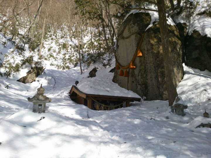 石割神社　2月28日の写真です。