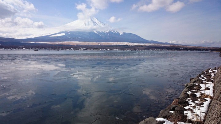 山中湖の流氷