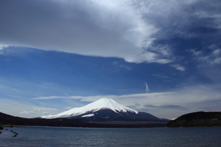 富士山の上の雲