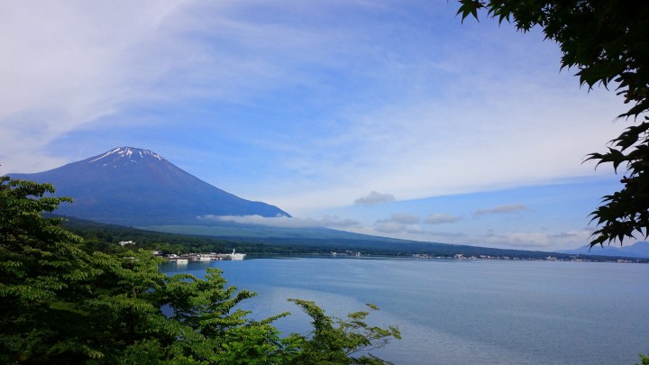 富士山と山中湖、絶景です