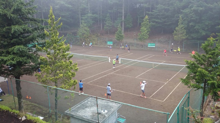 合宿2日目。雨天のため、テニスは午後からとなりました