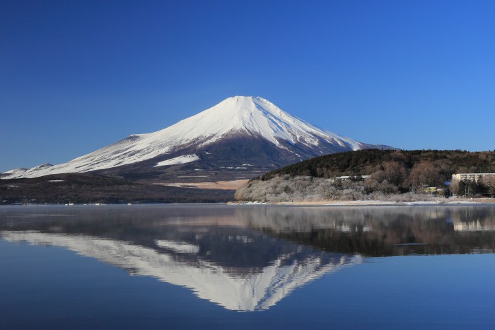 【おはよう富士山】　綺麗な逆さ富士でした