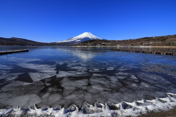 真冬日の山中湖、最低気温は-17℃でした。