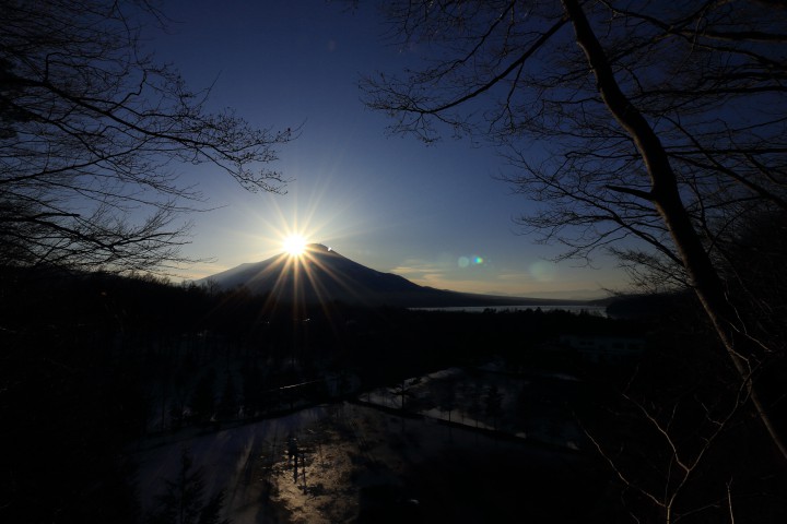共立テニスロッヂ展望台からのダイヤモンド富士