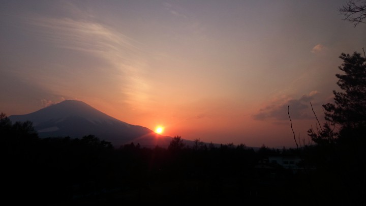 綺麗な夕日と富士山