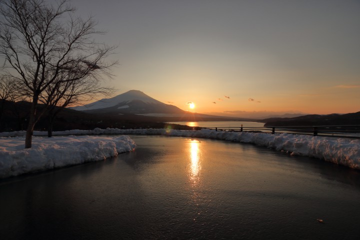 富士山、大雪後の夕焼け