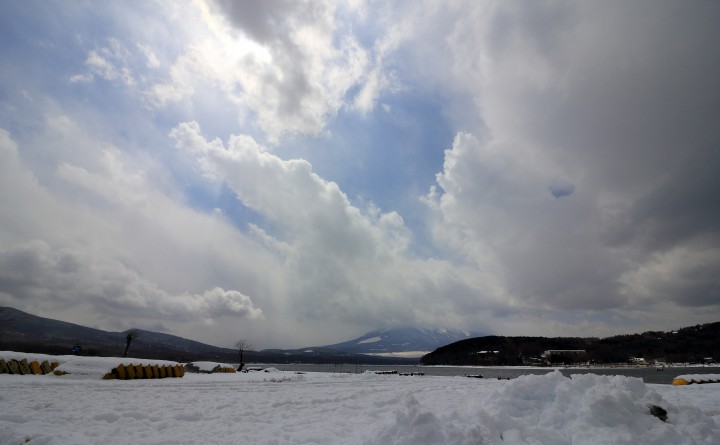 大雪の翌日の山中湖