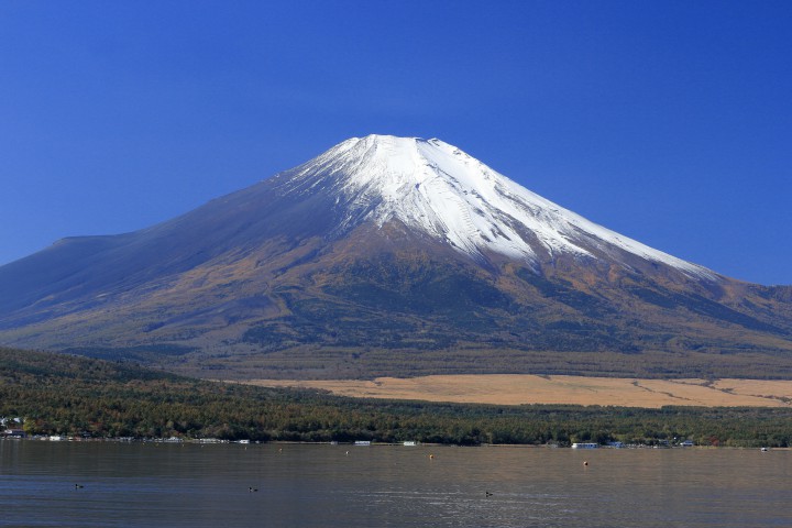 富士山は非対称な雪化粧。ベルブリーズ様、いらっしゃいませ