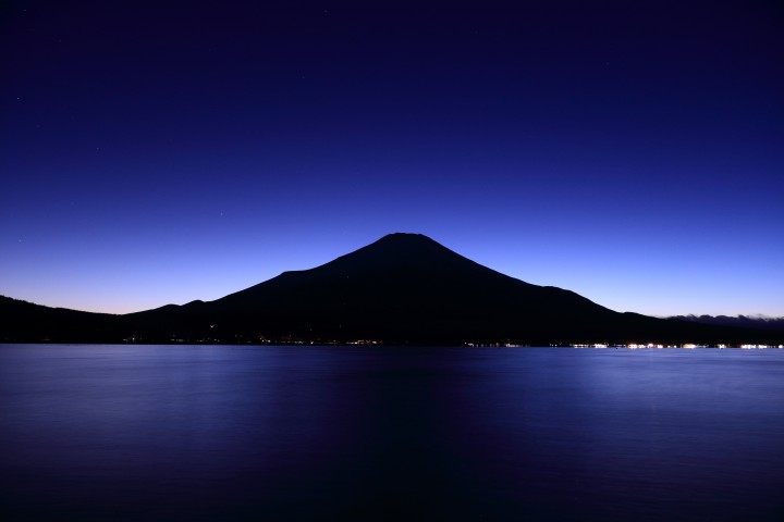 紫の富士山がきれいです