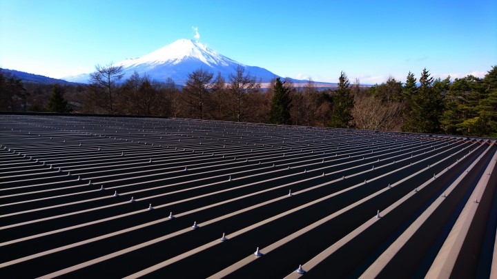 屋根上から富士山を望みました