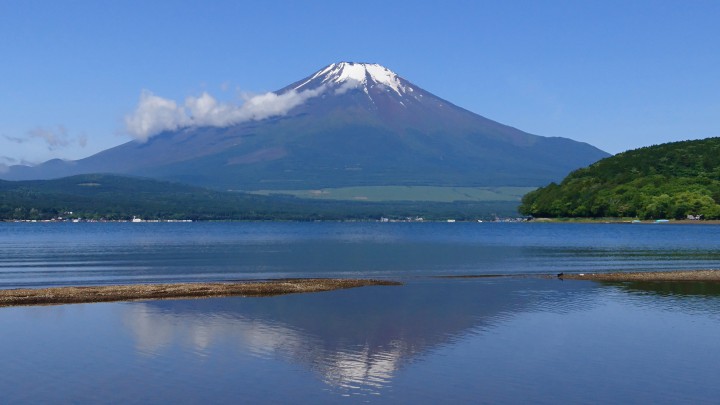 山中湖に映った逆さ富士