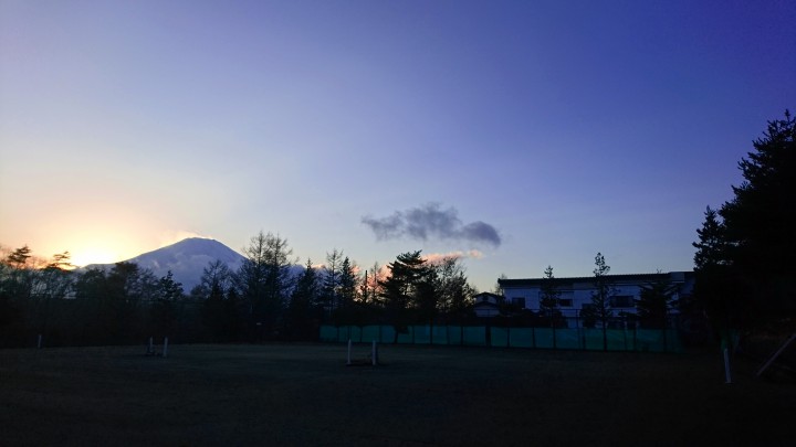夕暮れ時は富士山が神秘！
