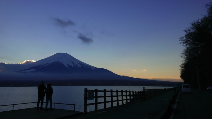 山中湖の夕暮れ富士山は綺麗です。
