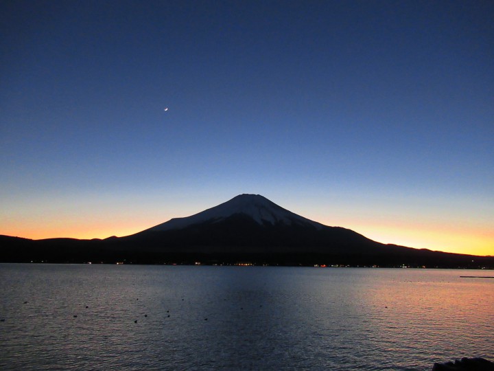 富士山のシルエット、美しいです。
