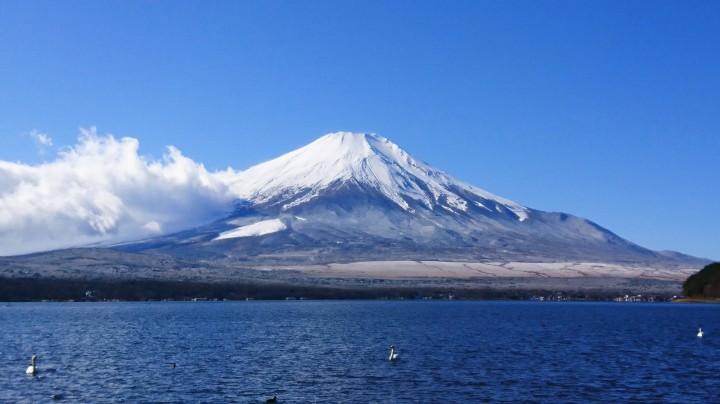 最高気温3℃、いきなり冬になりました。富士山も冬仕様になりました。