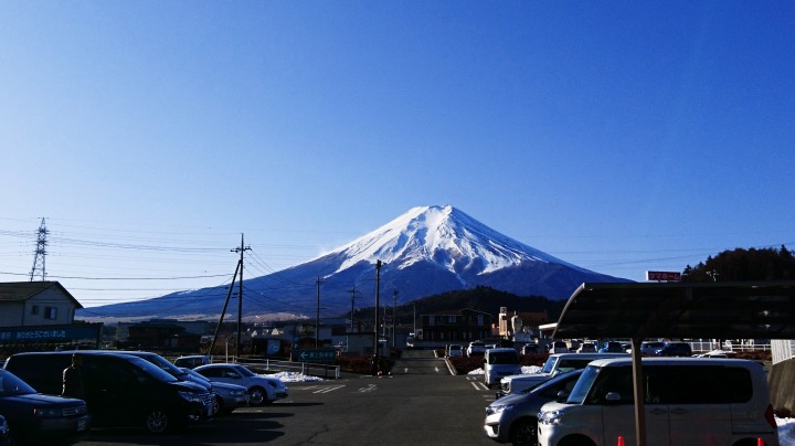 富士吉田市からの富士山も美しいです。