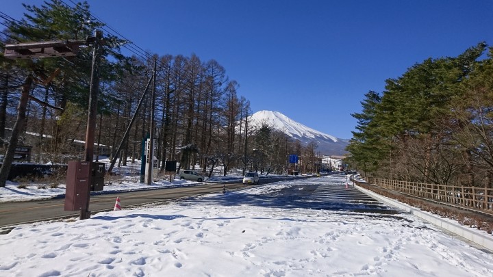 山中湖旭ヶ丘の無料駐車場からの富士山