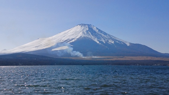 今日の富士山。3度目の火事がありました。