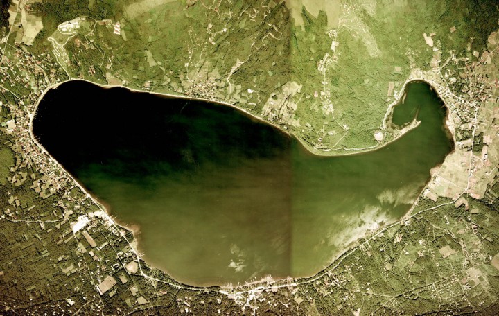 山中湖の航空写真1975年