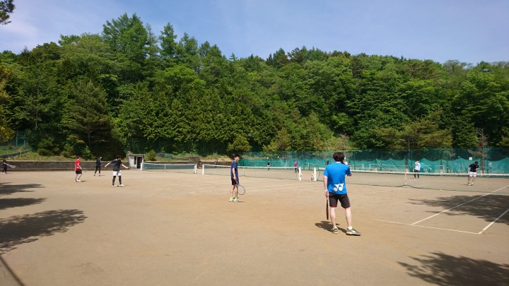 今日はテニス日和の山中湖です。