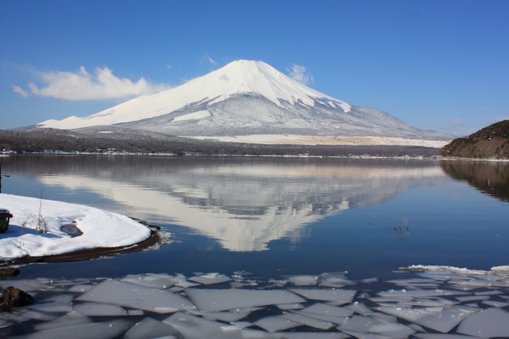 富士山が真っ白になりました